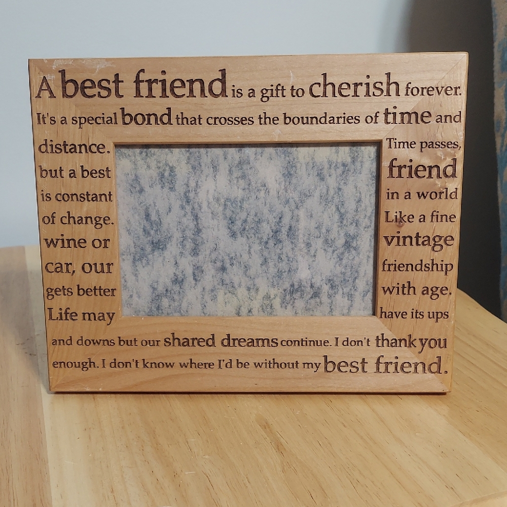 Wooden Friendship Picture Frame 4x6 "A Best Friend Is A Gift To Cherish"